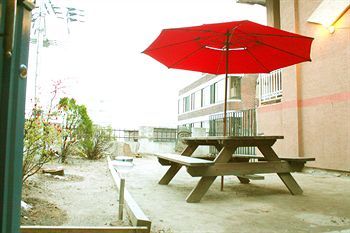 Itaewon Backpackers Hotel 2*