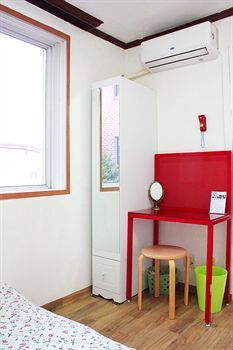 Itaewon Backpackers Hotel 2*
